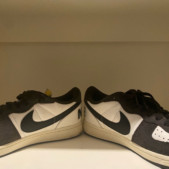 Nike dark brown and White Low-Top Sneakers main image 5